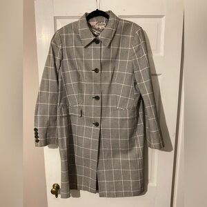 Michael Kors three quarter length raincoat. Beautiful lining. Like new